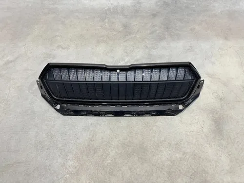 5LA853653 Skoda Enyaq iV Front bumper upper radiator grill