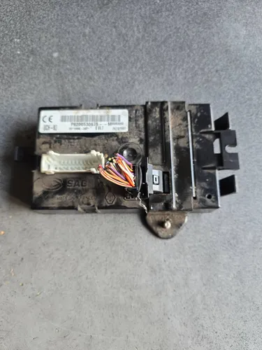 P8200530975 Opel Vivaro Comfort/convenience module