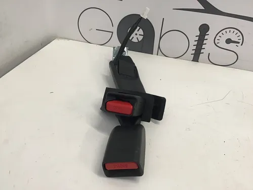 221118BA Lexus RX V Middle seatbelt buckle (rear)
