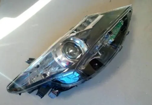 8111002E21 Toyota Auris E180 Headlight/headlamp
