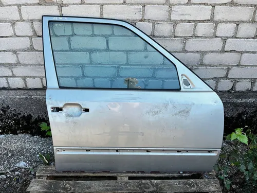 Mercedes-Benz E W124 Front door