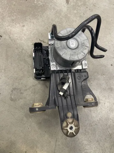 685977 BMW 3 G20 G21 ABS Pump