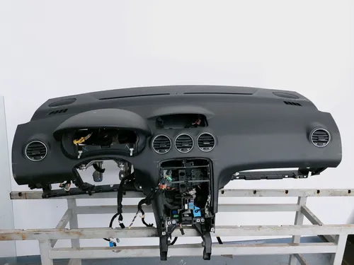 1005182 Peugeot 308 Dashboard