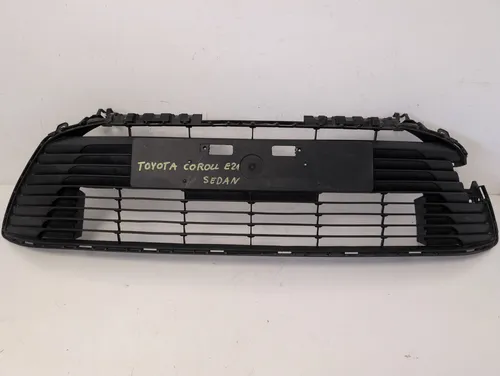 5311202B50 Toyota Corolla E210 E21 Front bumper lower grill