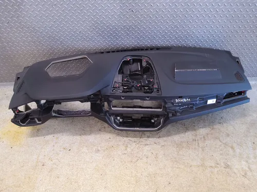 9375427 BMW 5 G30 G31 G38 Dashboard