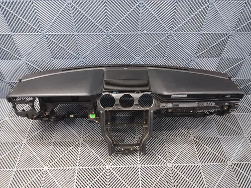 FR3Z-6304320-AA Ford Mustang VI Dashboard