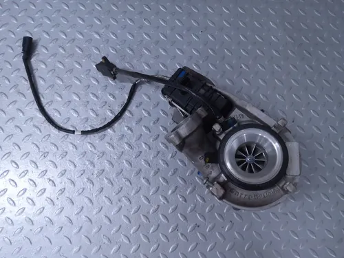 057145654AC Audi Q7 4M Turbo