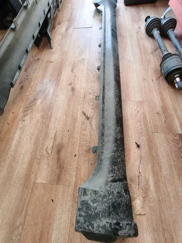 438000000 Jeep Grand Cherokee Sill