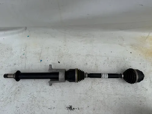 9884798 BMW X1 U11 Front driveshaft