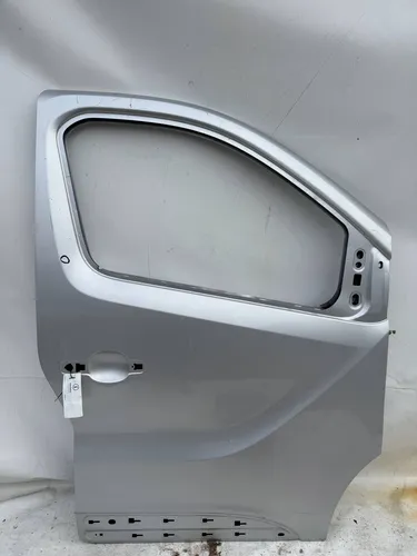 806747016R Renault Trafic III (X82) Front door