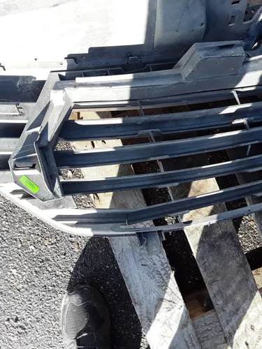 93452300 Opel Vivaro Front bumper upper radiator grill
