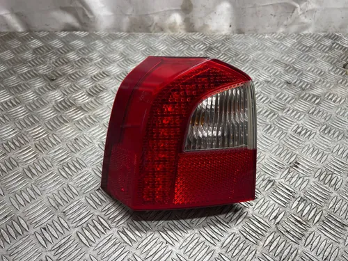 00SM202B Volvo V70 Rear/tail lights