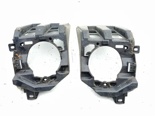 5212676010 Lexus CT 200H Fog light bracket