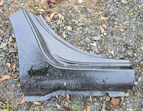 61201-52110 Toyota Yaris Sill