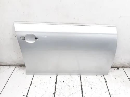 13353070 Volkswagen Golf V Front door
