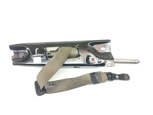 39811483 Volvo V70 Front seatbelt