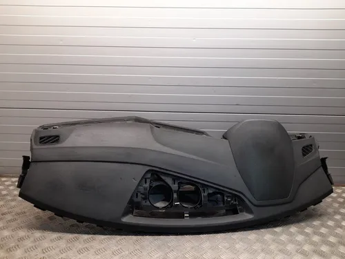 83B857001 Audi Q3 F3 Dashboard