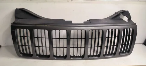82209206 Jeep Grand Cherokee (WK) Front grill