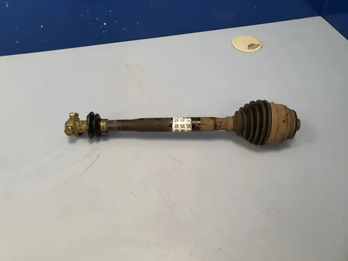8486202 BMW X7 G07 Front driveshaft