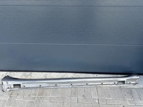 97055950200 Porsche Panamera (970) Sill