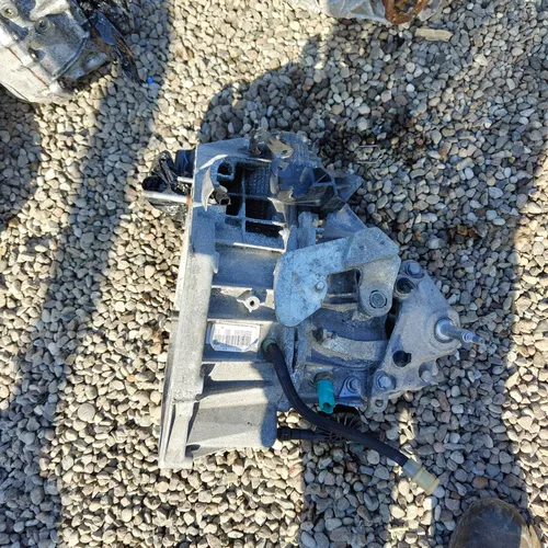 320104096R Renault Captur Manual 5 speed gearbox