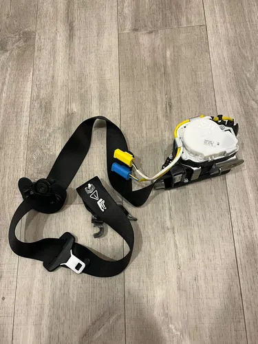 72112991283 BMW X1 E84 Front seatbelt