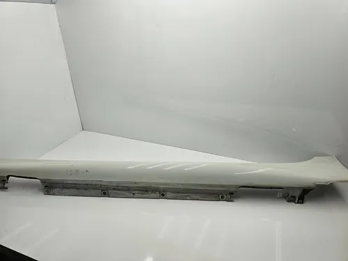 8057913 BMW 2 F45 Sill