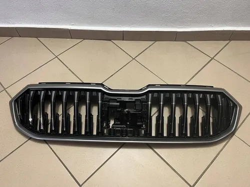 3P0853653A Skoda Superb B9 Front bumper upper radiator grill