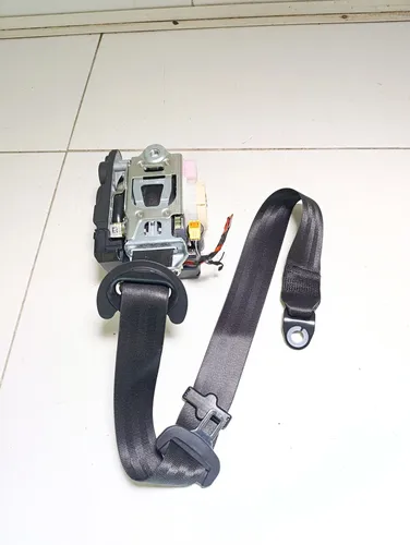 309764800001AI Audi e-tron Front seatbelt