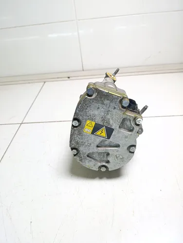 P32333863 Volvo XC60 Air conditioning (A/C) compressor (pump)