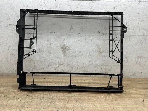 7P0121201 Porsche Cayenne (92A) Radiator support slam panel
