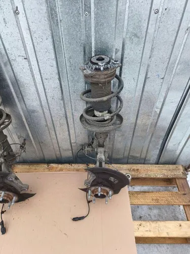 84155685 Opel Insignia B Front shock absorber/damper