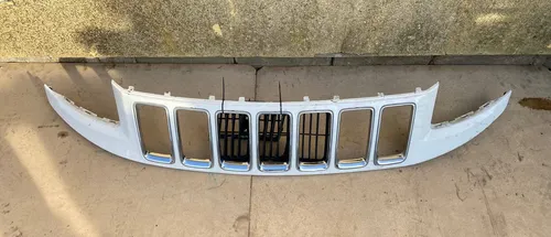 68138335AB Jeep Grand Cherokee Front grill
