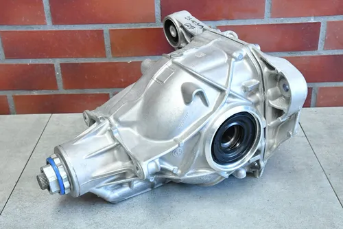 8849917 BMW X7 G07 Rear differential