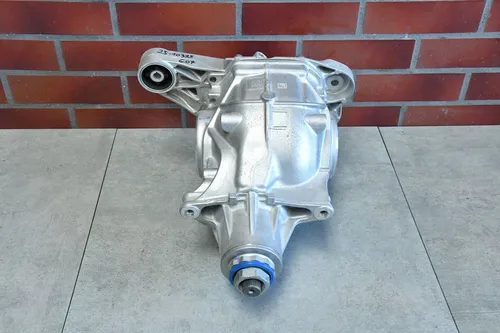 8849917 BMW X7 G07 Rear differential