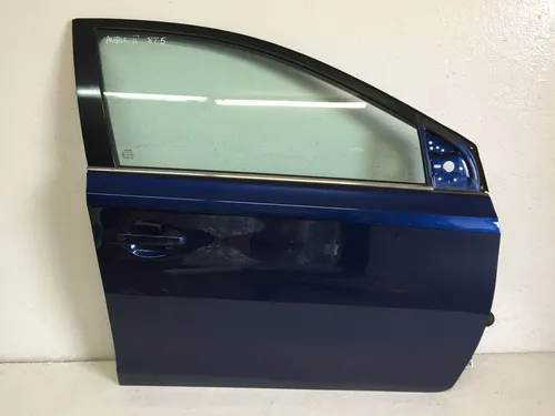 DRZWIPP8T5 Toyota Auris E180 Front door
