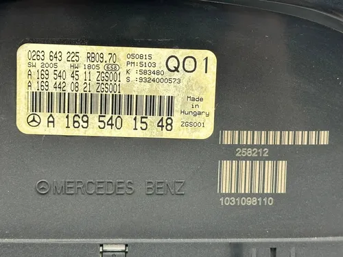 A1695401548 Mercedes-Benz B W245 Speedometer (instrument cluster)