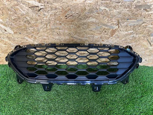 LV4B8200YEW Ford Kuga III Front grill