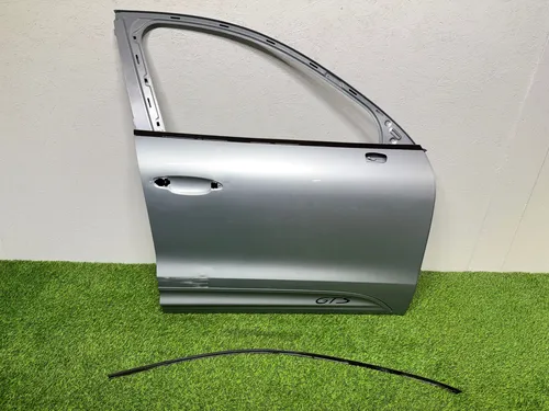95B831022B Porsche Macan (95B) Front door