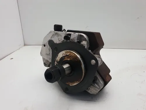 7798333 BMW X3 E83 Fuel injection high pressure pump