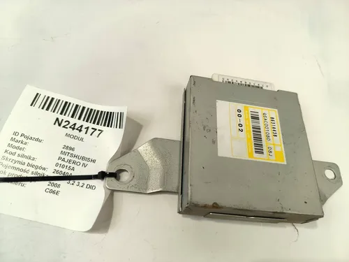 8631A438 Mitsubishi Pajero Screen/display/small screen