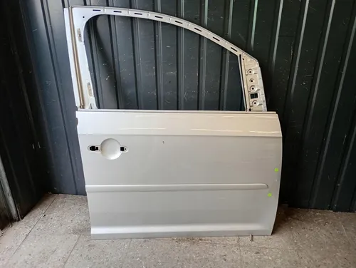 2k5831312 Volkswagen Caddy Front door