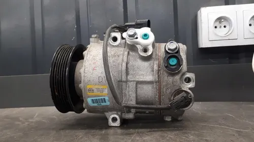 1037E-05300 Hyundai i40 Air conditioning (A/C) compressor (pump)