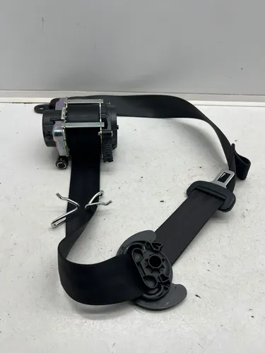 002L0000 Audi A5 Front seatbelt