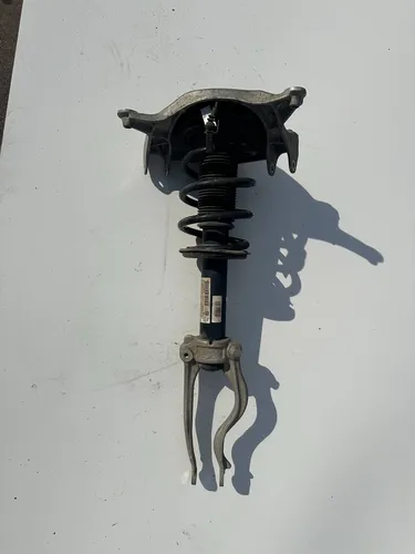 95B413031R Porsche Macan (95B) Front shock absorber/damper