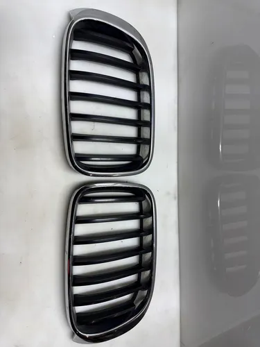 10627110 BMW X3 F25 Front grill