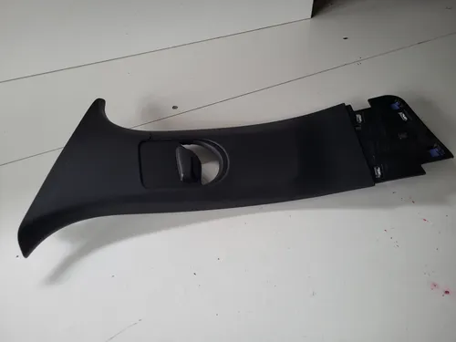 Renault Clio V Seat belt trim