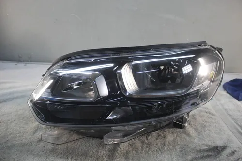 0019707606 Opel Vivaro Headlight/headlamp