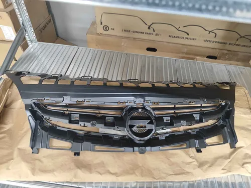 13387218 Opel Astra J Front grill