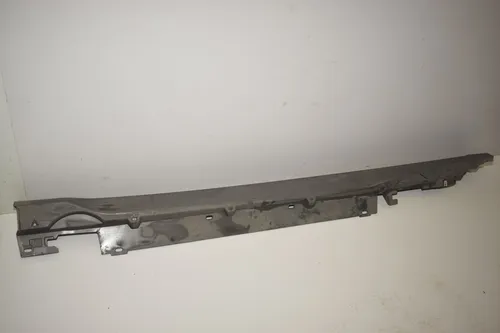 9883553 BMW X1 U11 Sill